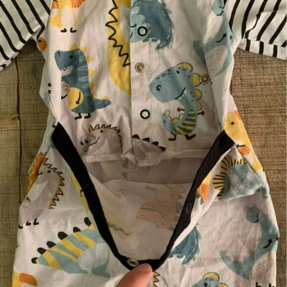 Peppy Mini baby dinosaur one piece with snap opening in back -3M - Picture 7 of 7